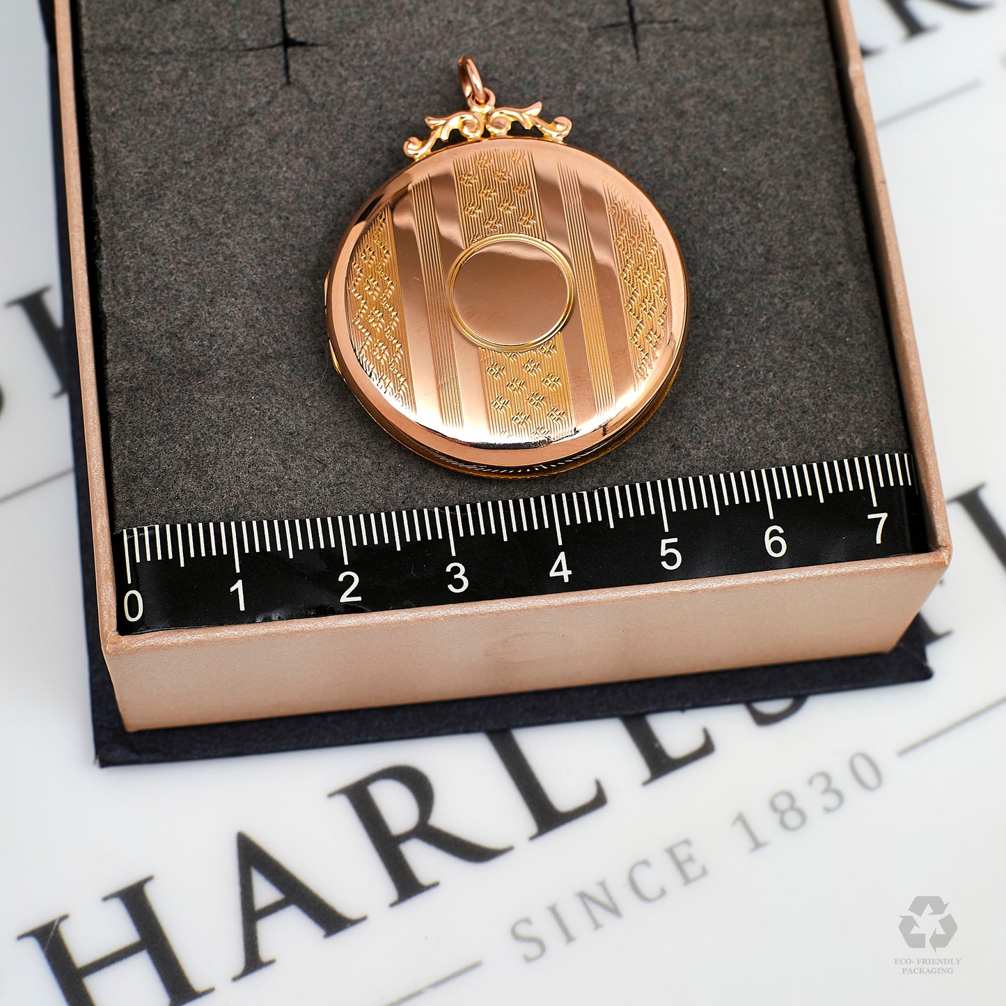 Pre-Owned 9ct Gold Round Pocket Watch Design Locket