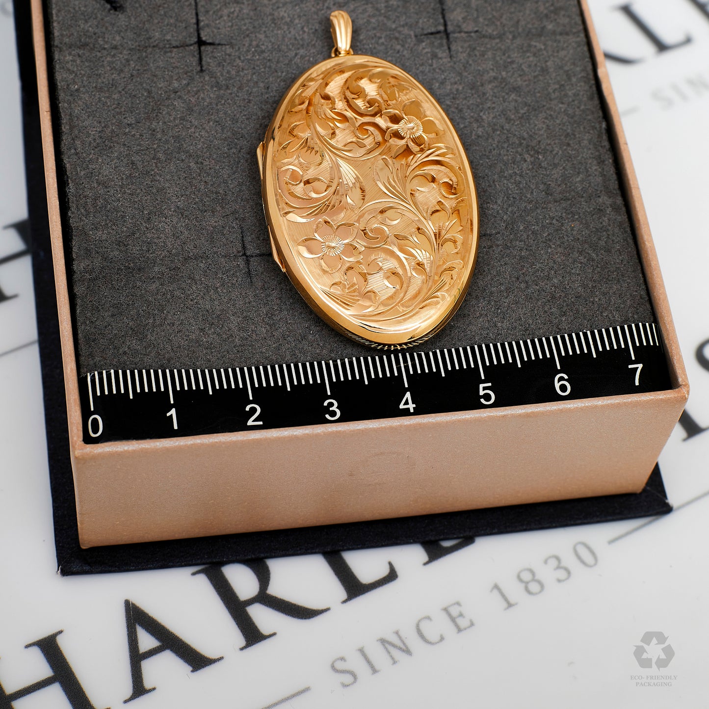 Pre-Owned 9ct Gold Oval Flower Swirl Locket Pendant