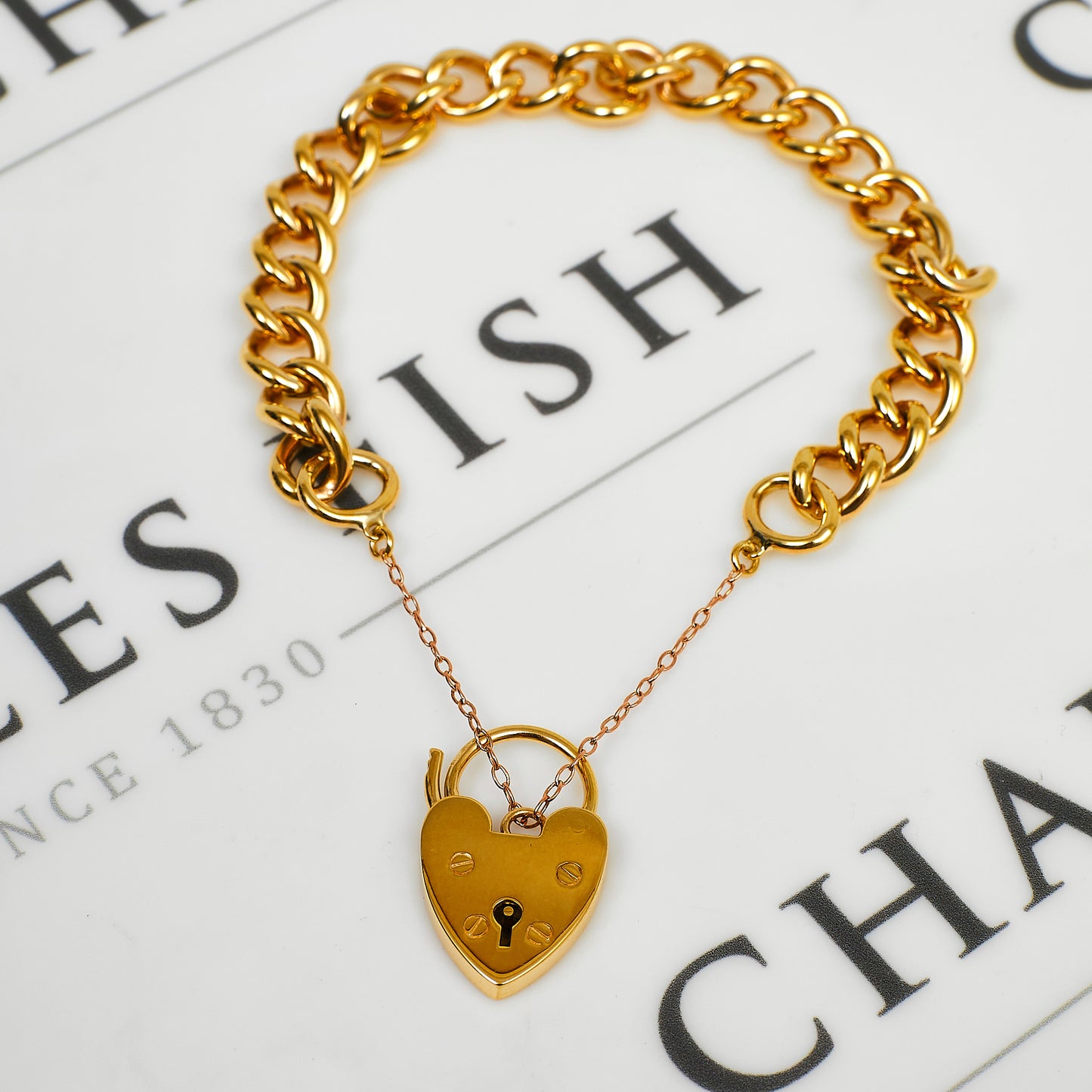 Pre-Owned 9ct Gold Curb Bracelet & Padlock 7 Inch
