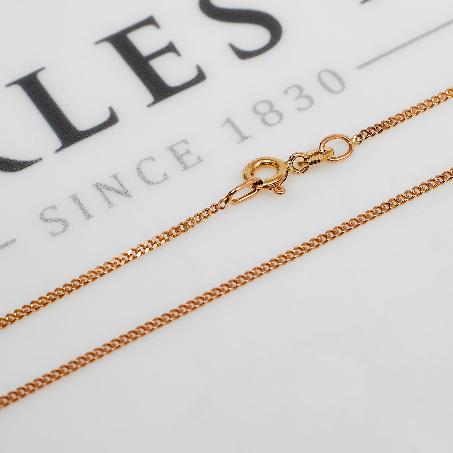 Pre-Owned 9ct Gold Fine Curb Chain Necklace 22 Inch