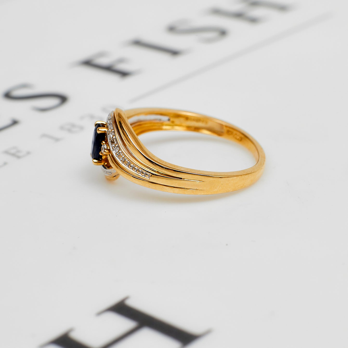 Pre-Owned 9ct Gold Oval Sapphire & Diamond Twist Ring