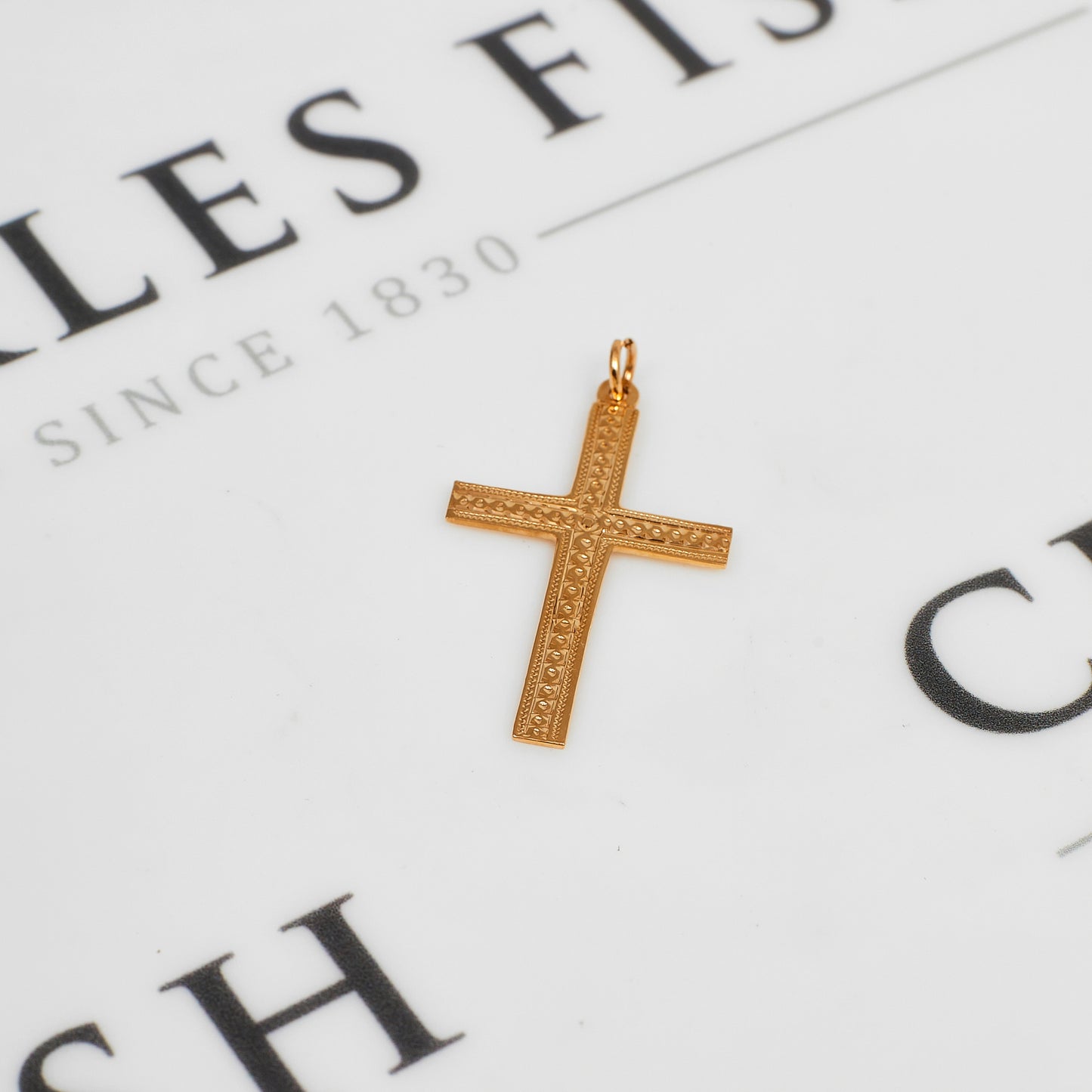 Pre-Owned 9ct Gold Circle Pattern Cross Pendant