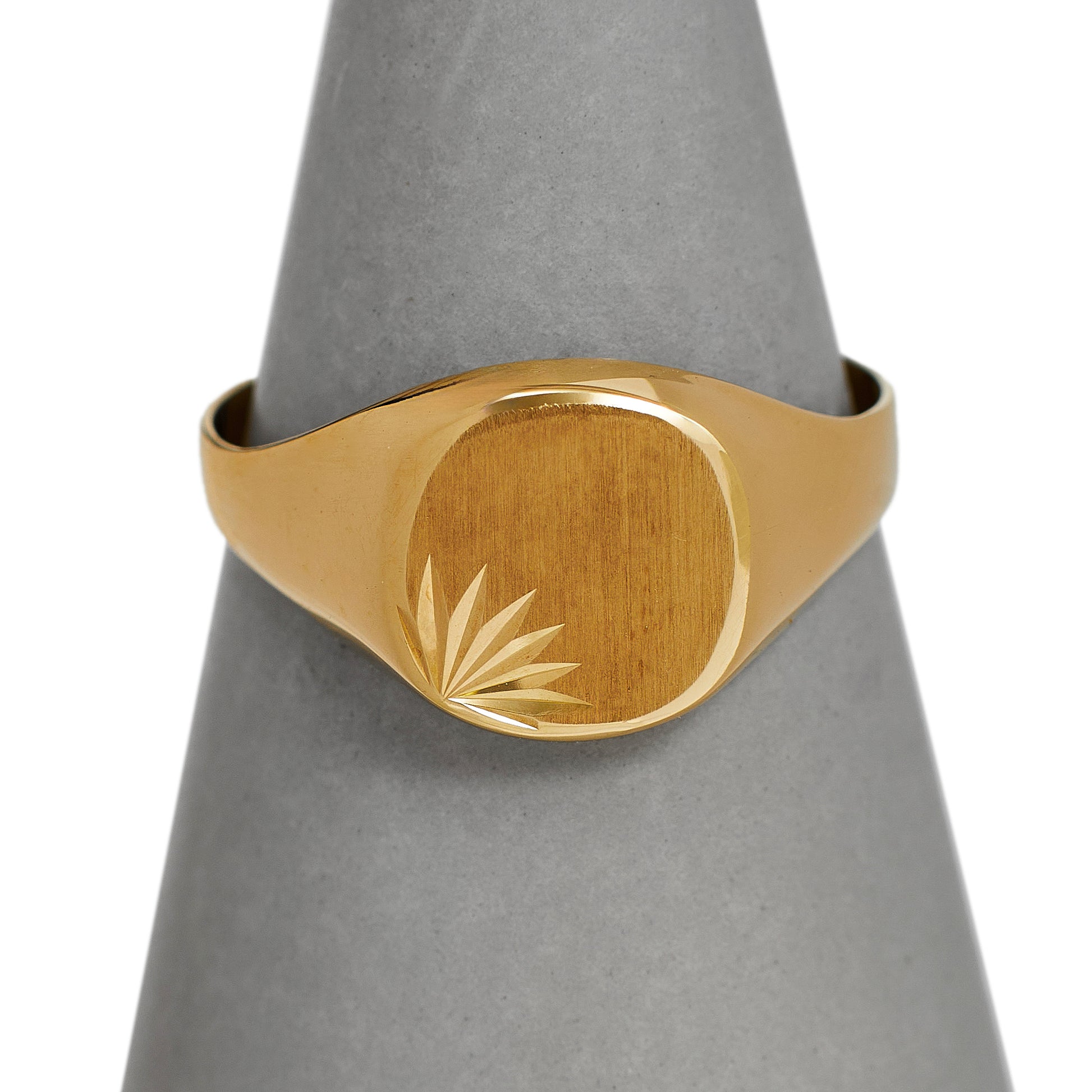 Pre-Owned 9ct Gold Square Starburst Corner Signet Ring 