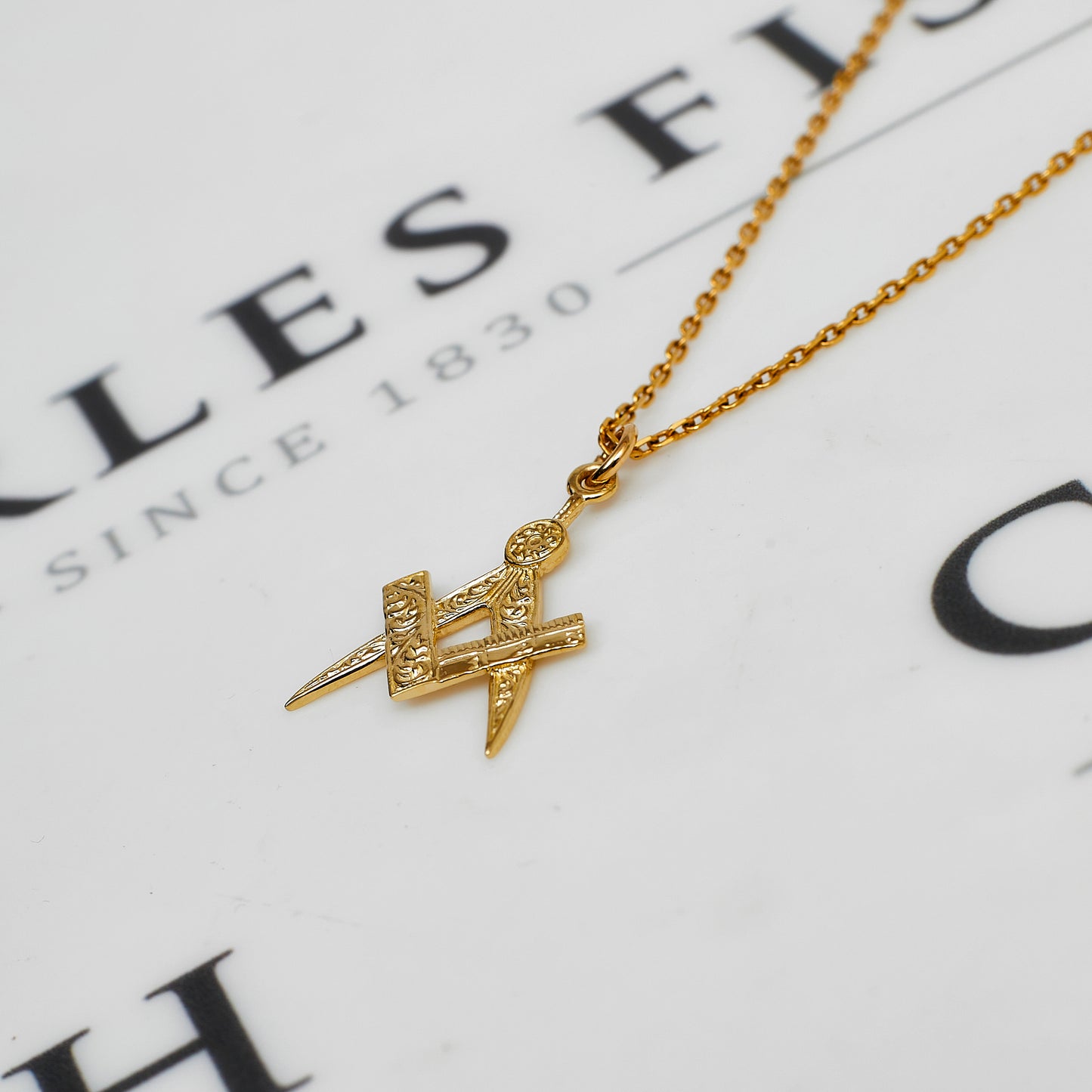 Pre-Owned 9ct Gold Masonic Compass & Square Pendant