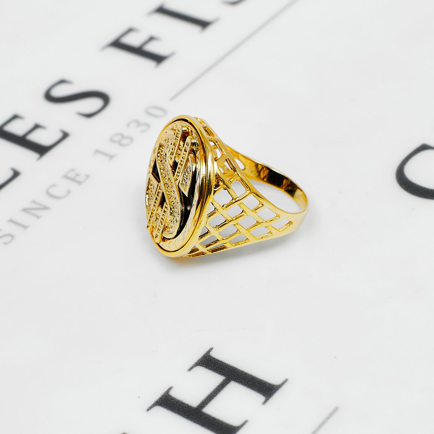 Pre-Owned 9ct Gold Dollar Symbol Round Onyx Ring Size R