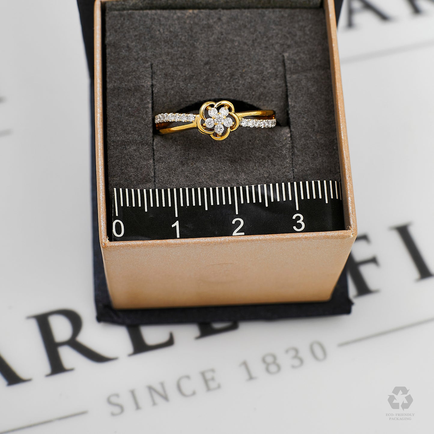Pre-Owned 14ct Gold Diamond Flower Cluster Ring Size O
