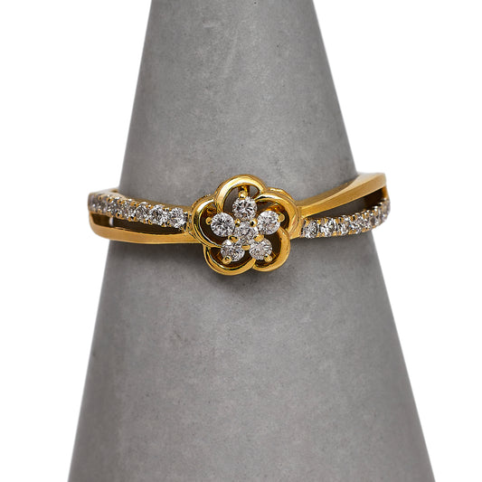 Pre-Owned 14ct Gold Diamond Flower Cluster Ring Size O