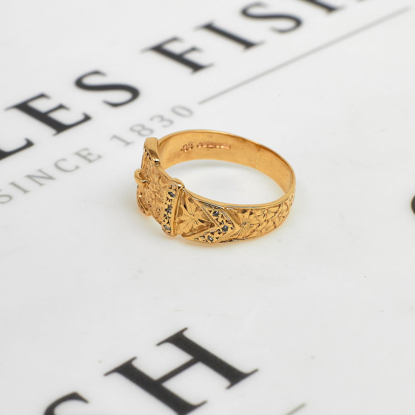 Pre-Owned 9ct Gold Mens Floral Pattern Buckle Ring Size X