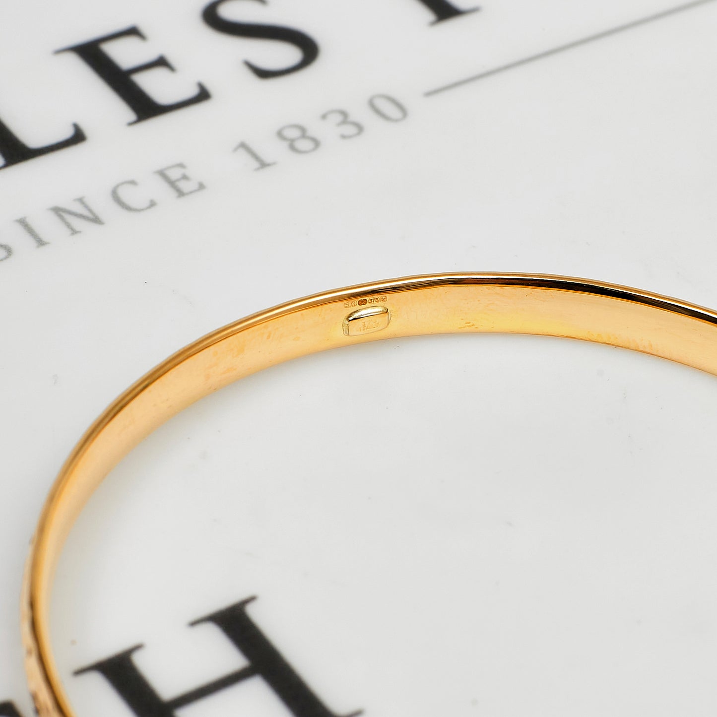 Pre-Owned 9ct Gold Patterned Bangle
