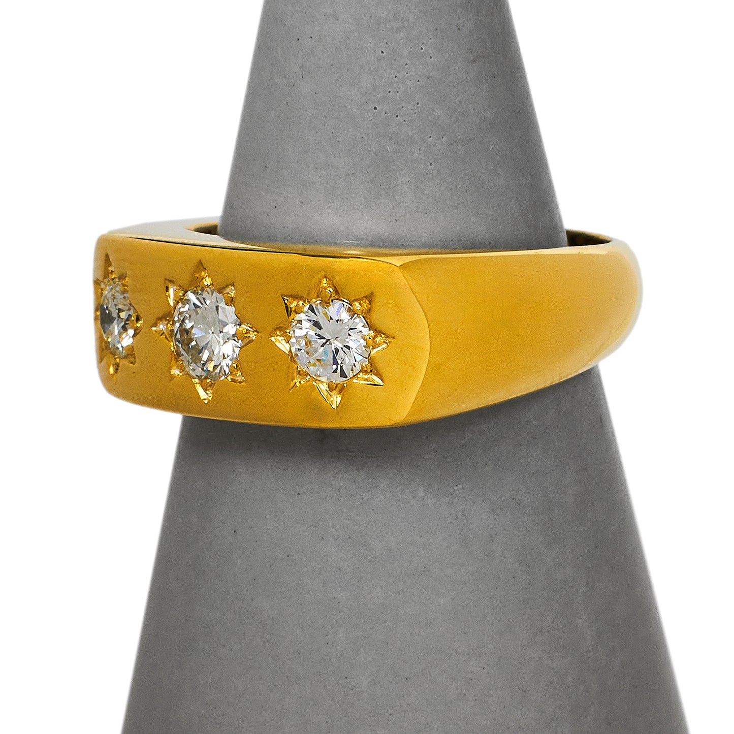 Pre-Owned 18ct Gold 3 Diamond Flush Set Ring Size R