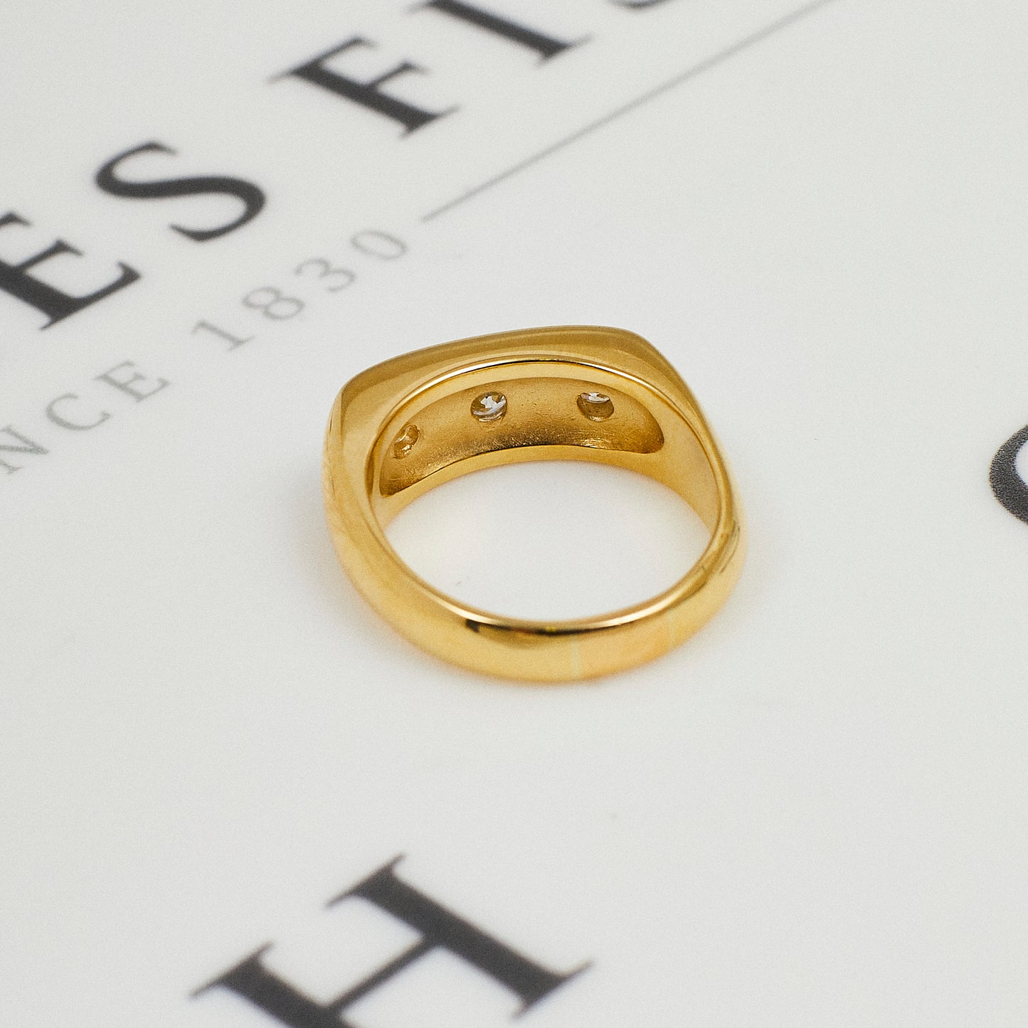 Pre-Owned 18ct Gold 3 Diamond Flush Set Ring Size R