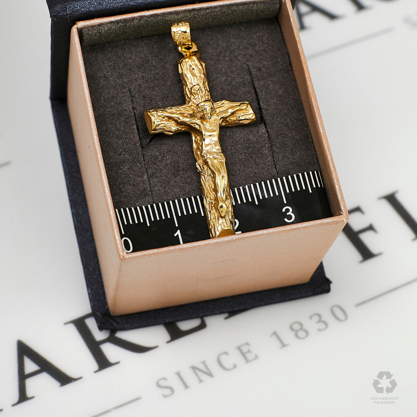 Pre-Owned 14ct Gold Crucifix Pendant
