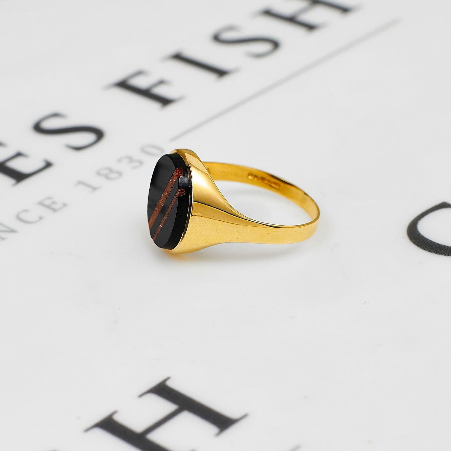 Pre-Owned 9ct Gold Oval Onyx & Sunstone Signet Ring Size S.5