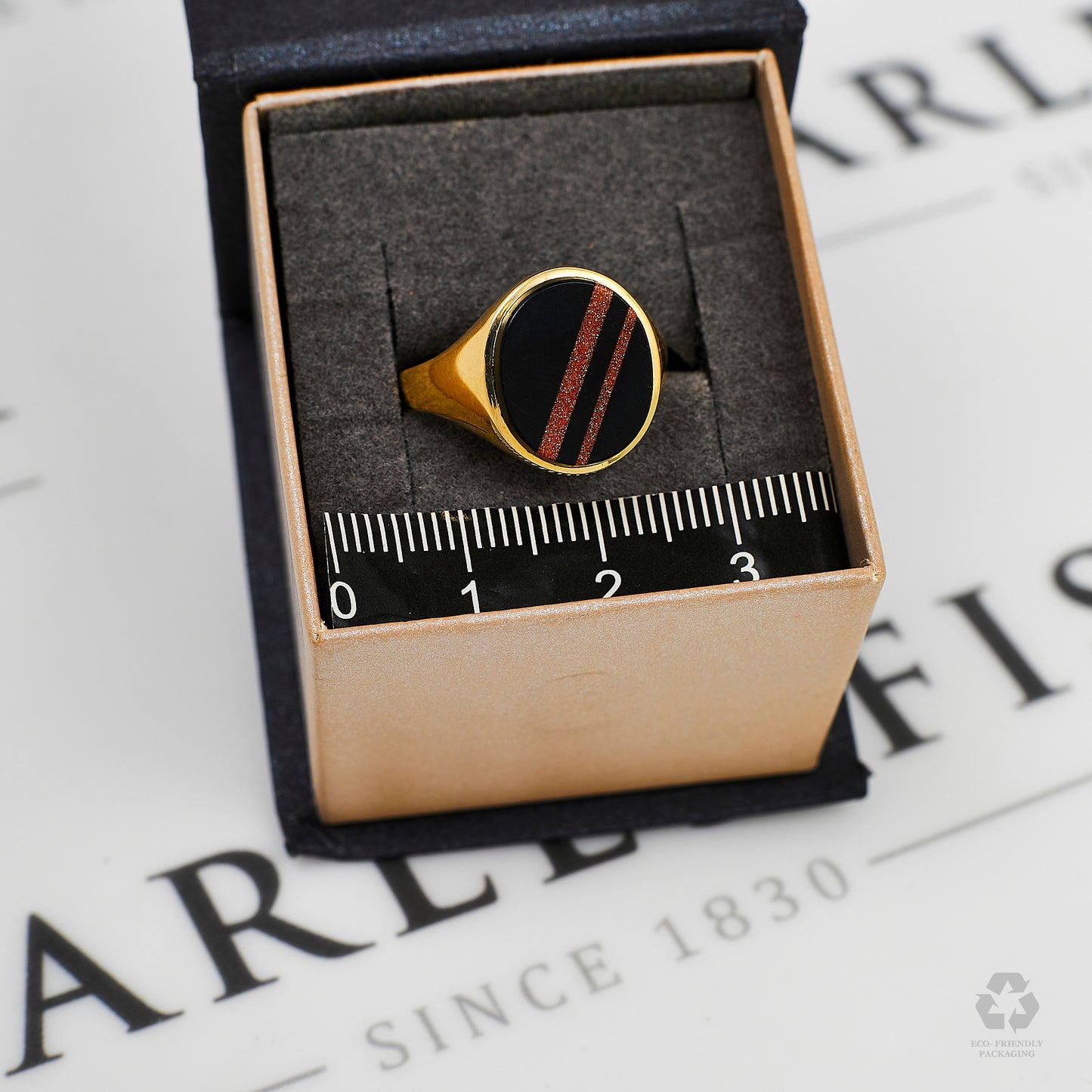 Pre-Owned 9ct Gold Oval Onyx & Sunstone Signet Ring Size S.5