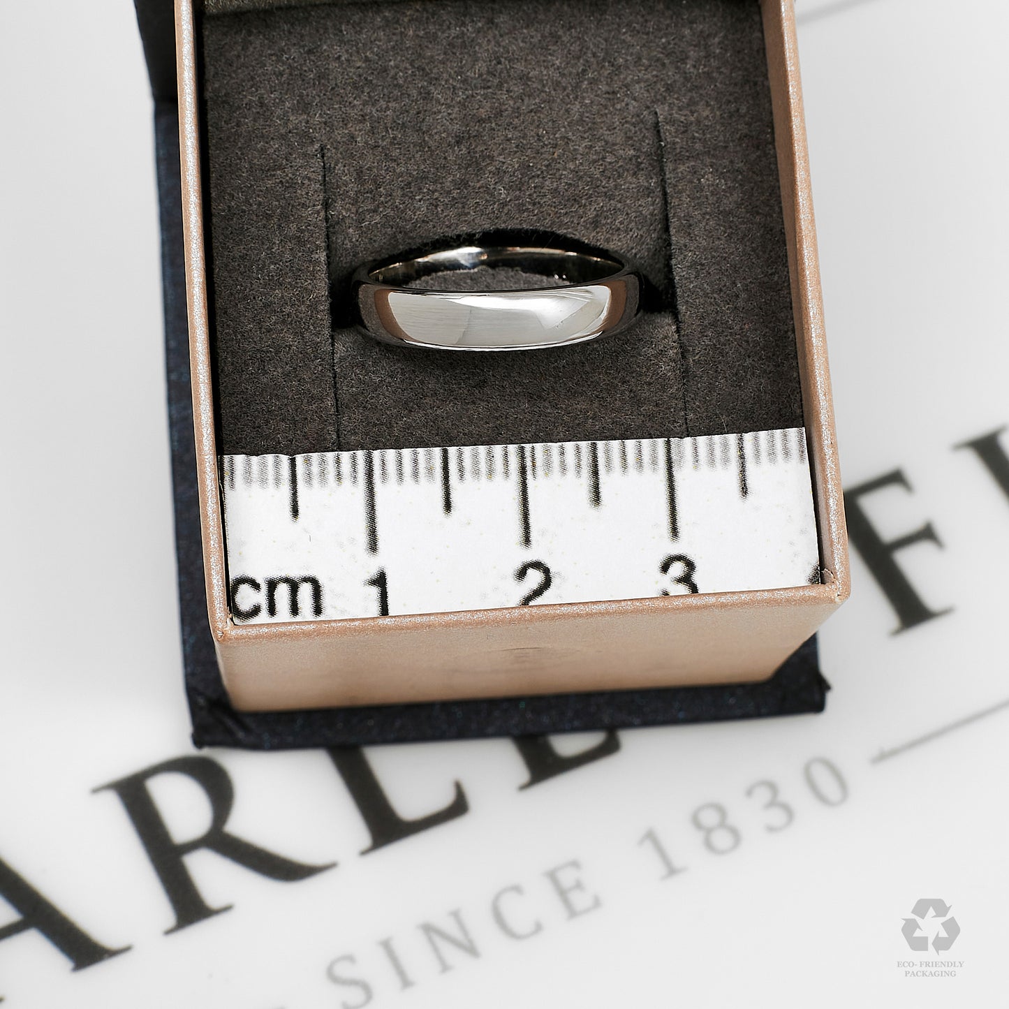 Pre-Owned Platinum Wedding Band Ring Size M