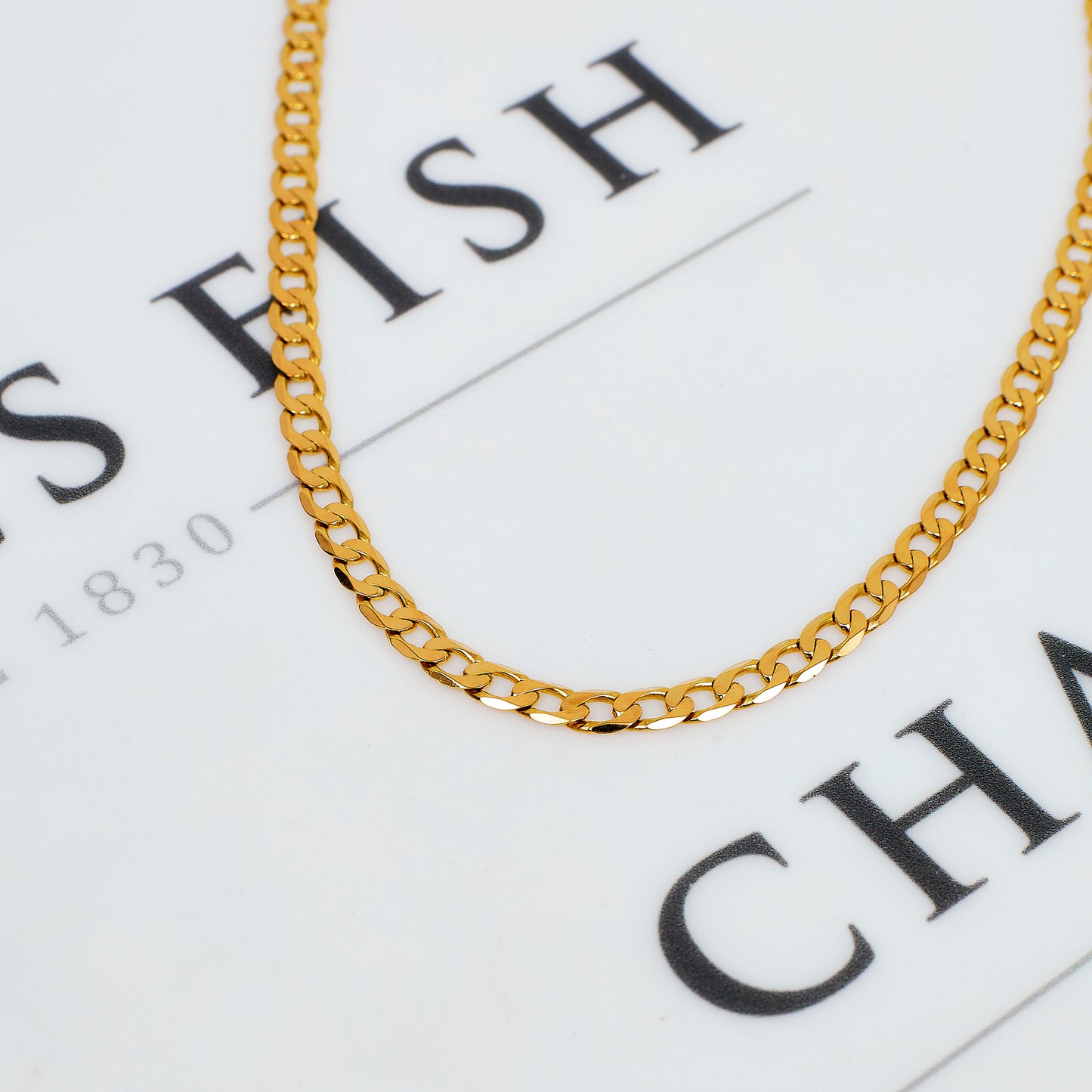 Pre-Owned 9ct Gold Curb Chain Necklace 28 Inch