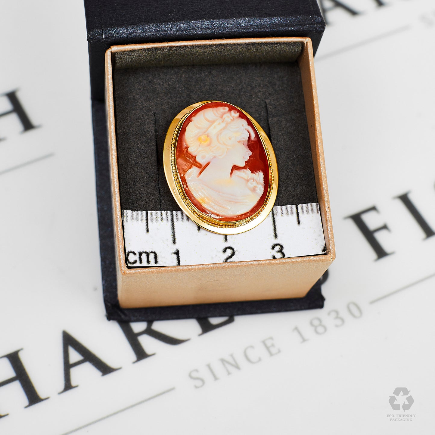 Pre-Owned 9ct Gold Oval Cameo Brooch