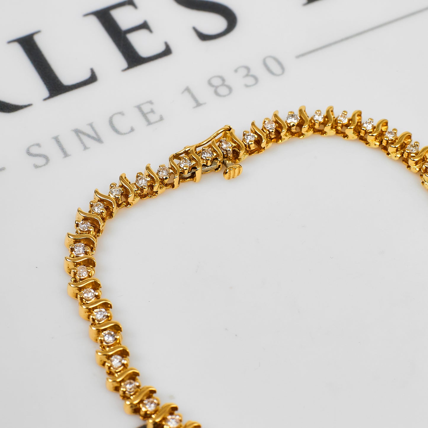 Pre-Owned 18ct Gold Diamond Tennis Bracelet 7 Inch
