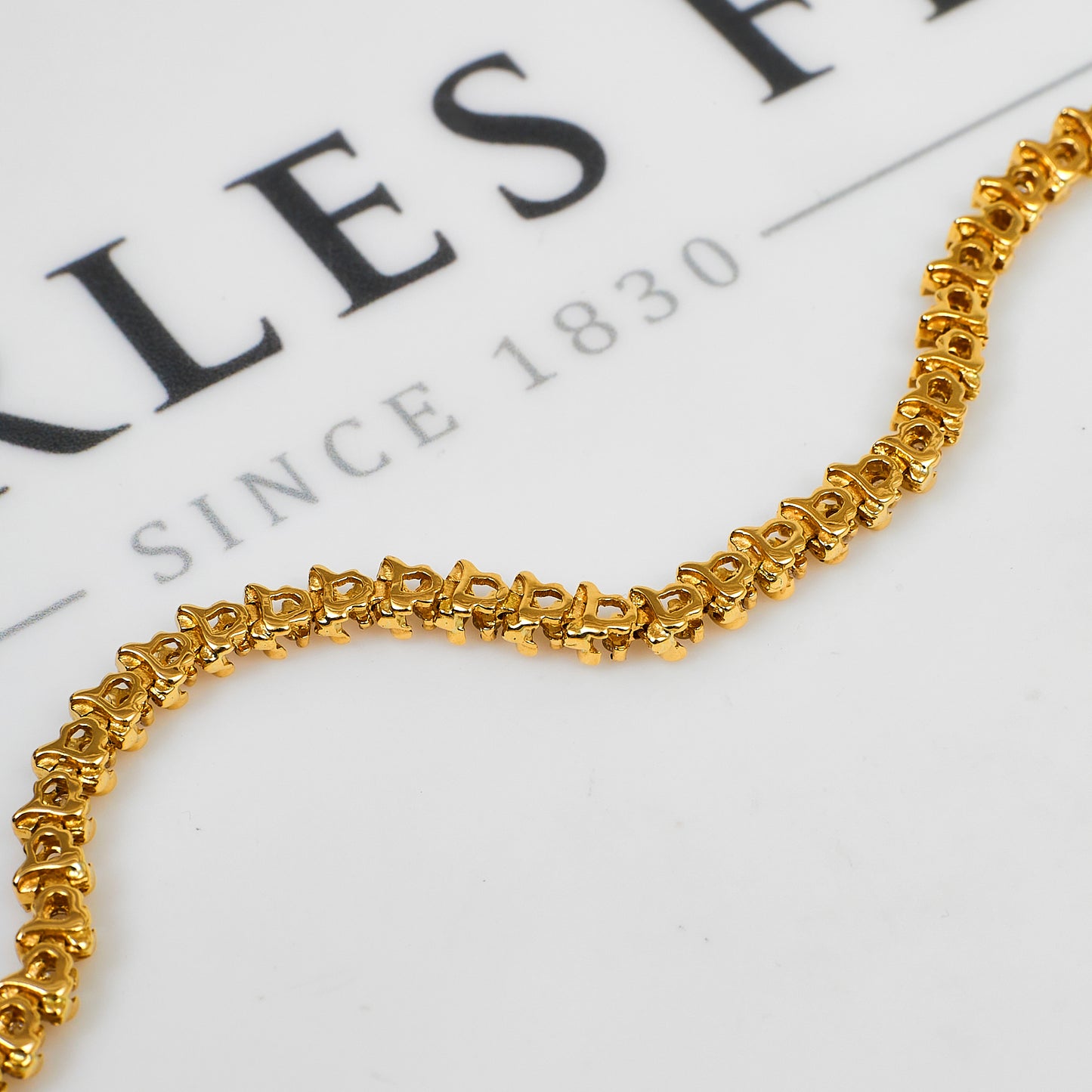 Pre-Owned 18ct Gold Diamond Tennis Bracelet 7 Inch