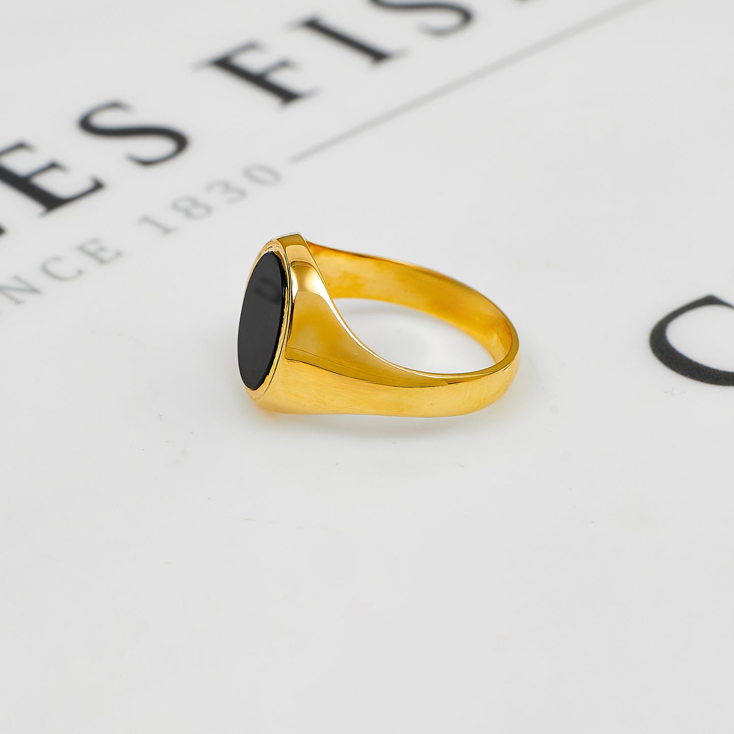 Pre-Owned 9ct Gold Oval Mens Onyx Signet Ring Size U