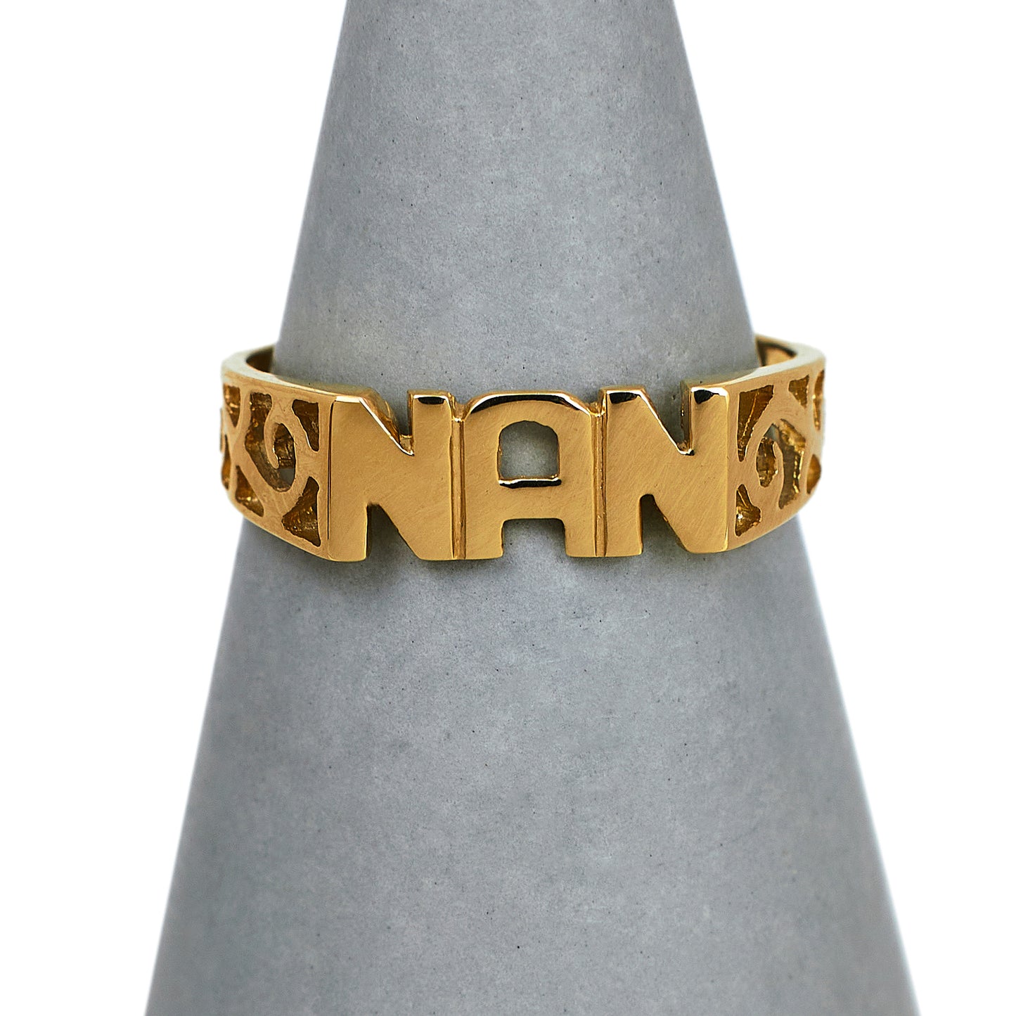 Pre-Owned 9ct Gold NAN Family Ring Size J
