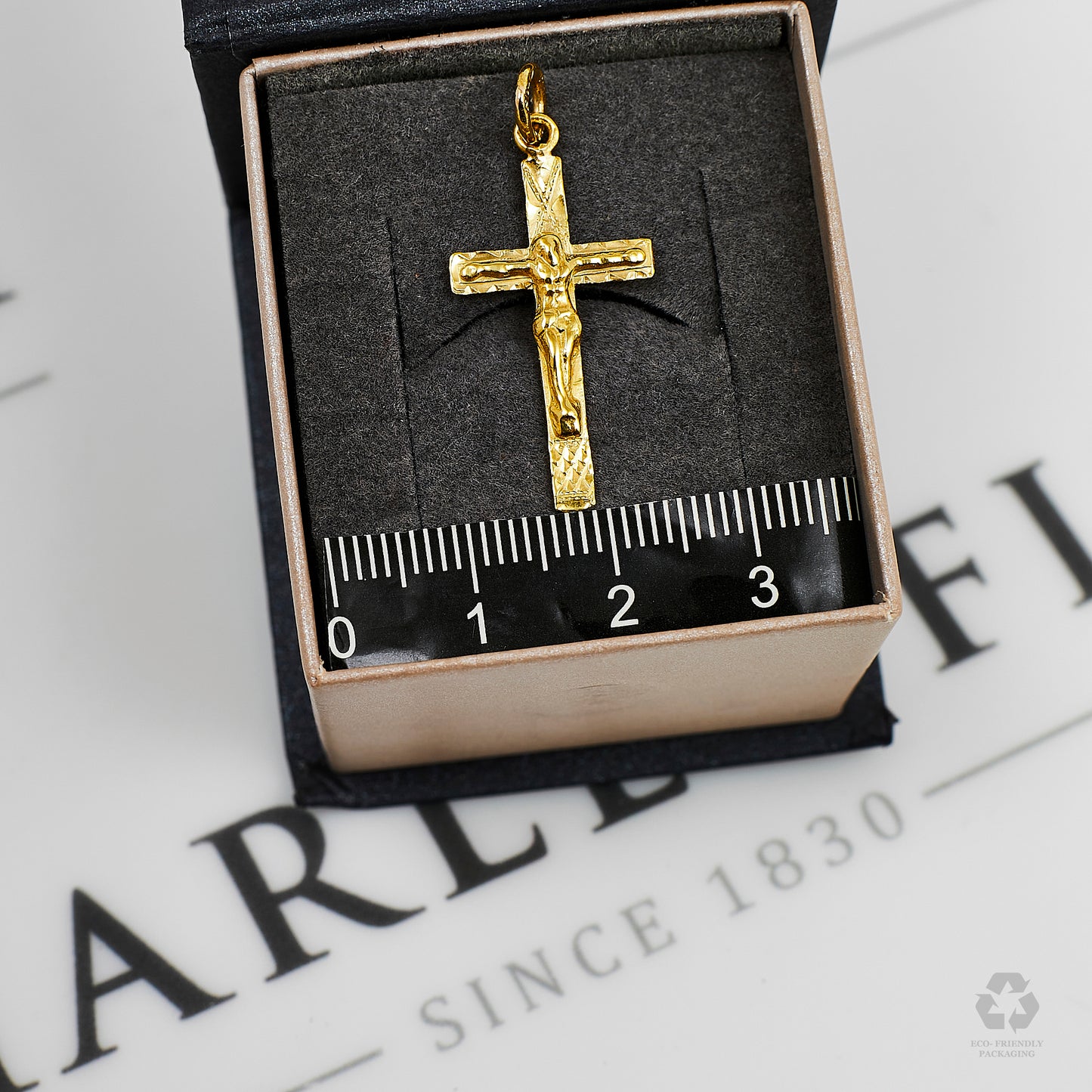 Pre-Owned 22ct Gold Crucifix Pendant