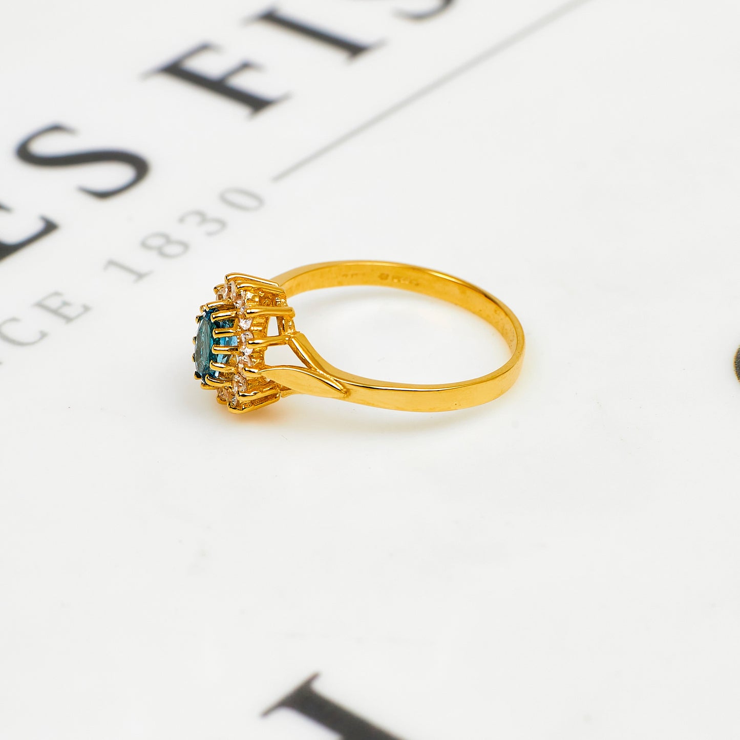 Pre-Owned 9ct Gold Topaz & CZ Cluster Ring Size Q