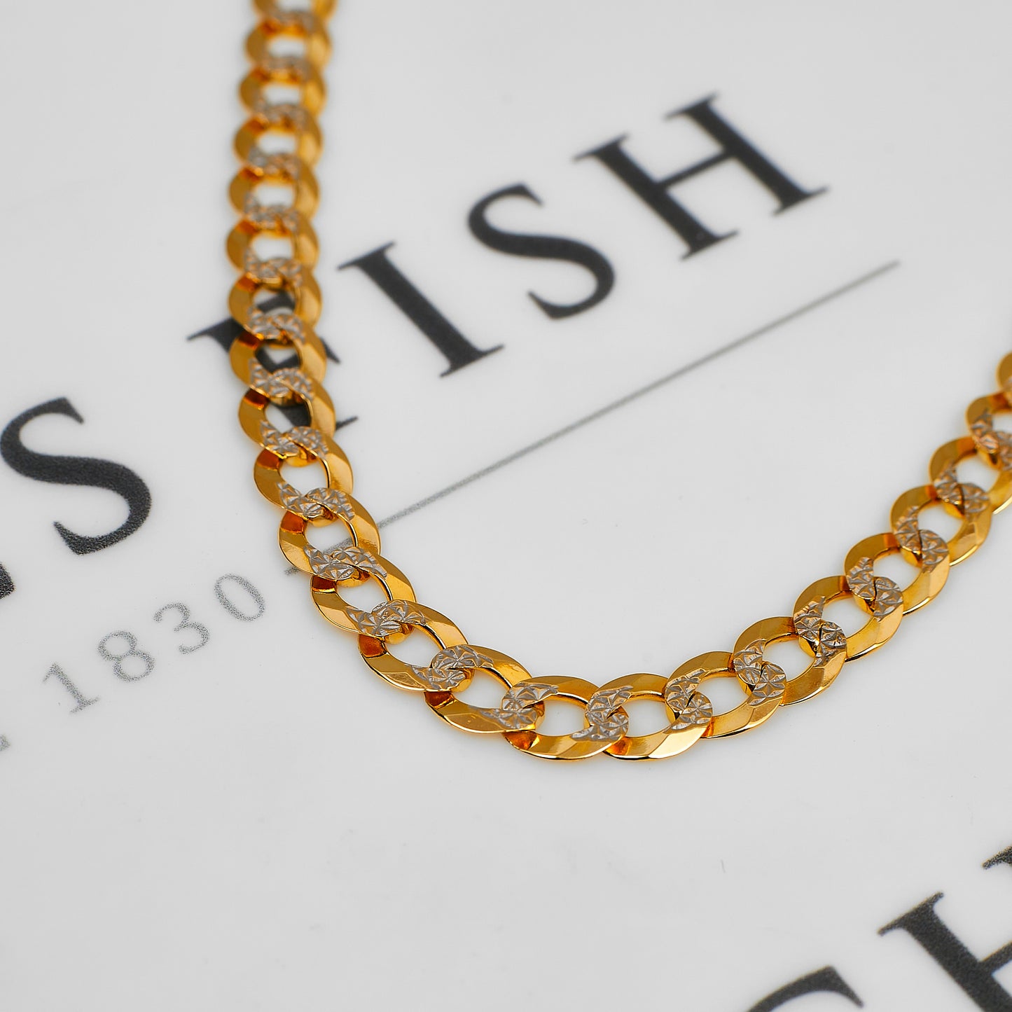 Pre-Owned 9ct Gold 2 Tone Pattern Curb Chain Necklace 24inch