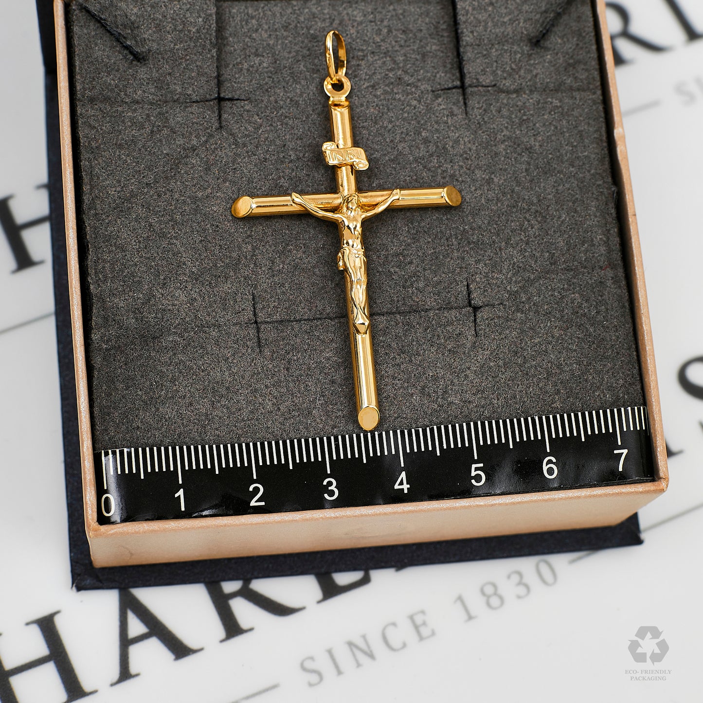 Pre-Owned 9ct Gold Classic Crucifix Pendant