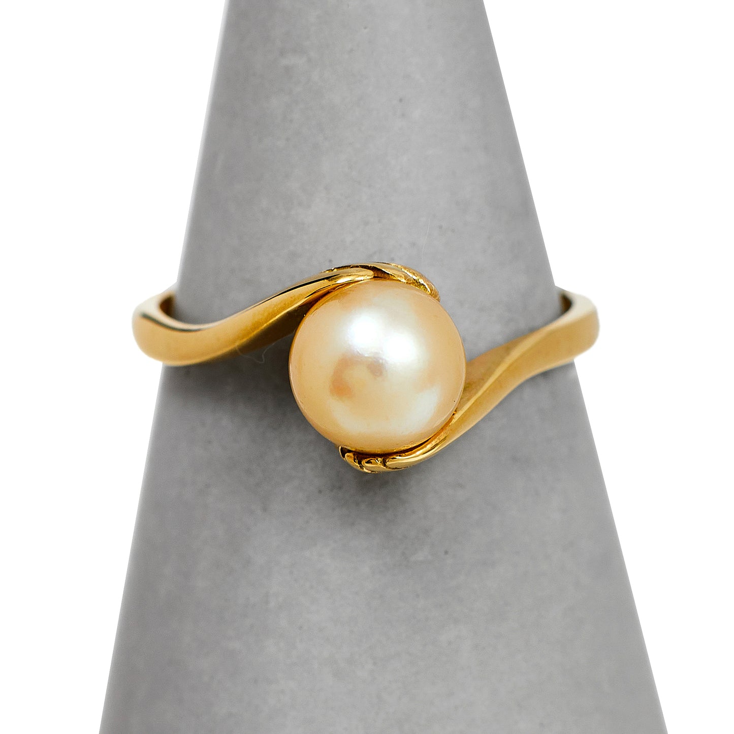 Pre-Owned 9ct Gold Cultured Pearl In Hands Ring Size N