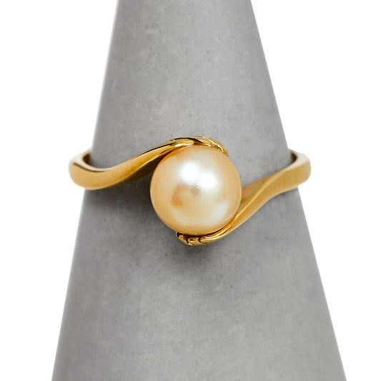 Pre-Owned 9ct Gold Cultured Pearl In Hands Ring Size N