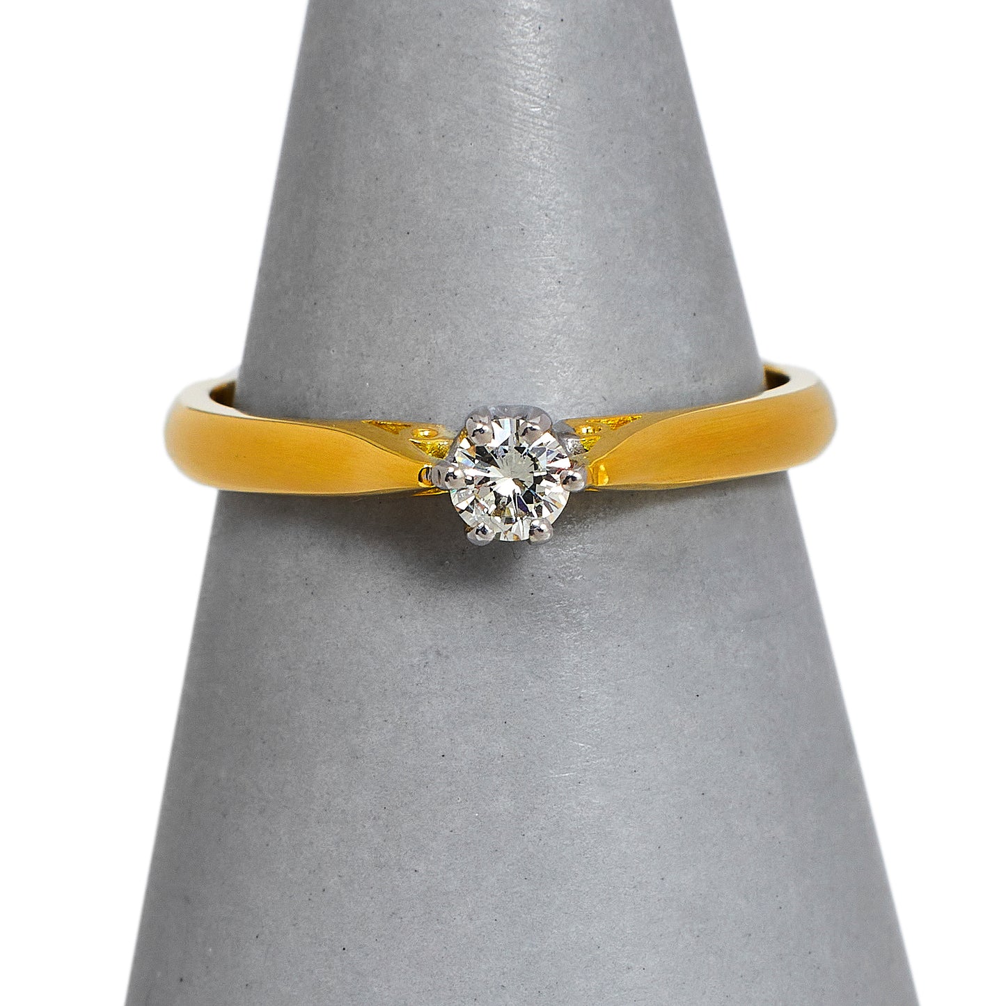 Pre-Owned 18ct Gold Diamond Solitaire Ring Size O
