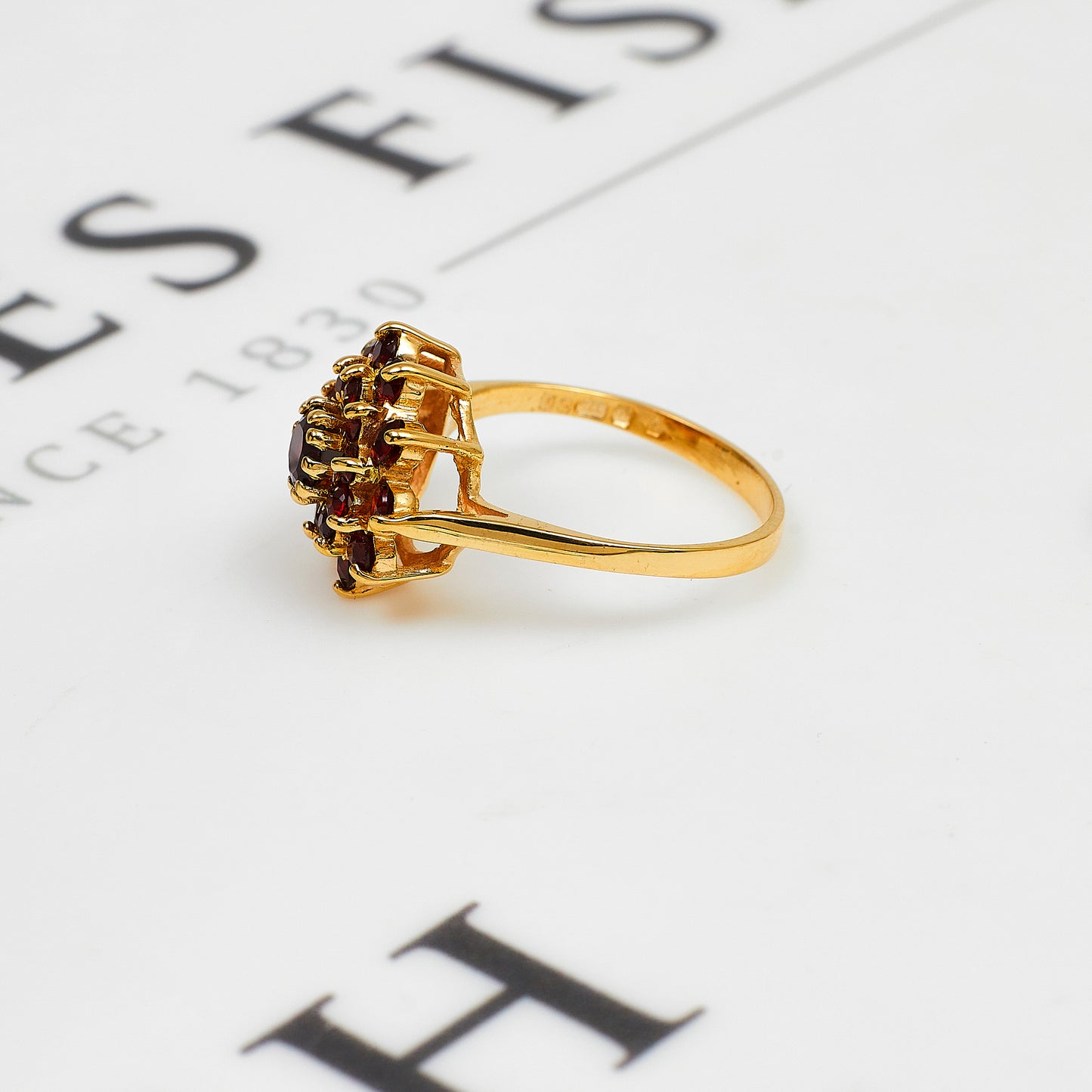Pre-Owned 9ct Gold Garnet Cluster Ring Size N.5