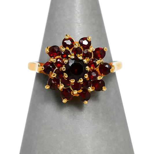 Pre-Owned 9ct Gold Garnet Cluster Ring Size N.5