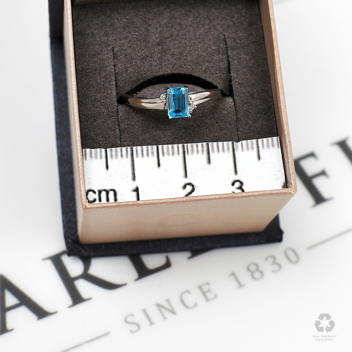 Pre-Owned 9ct White Gold Topaz & Diamond Ring Size N.5