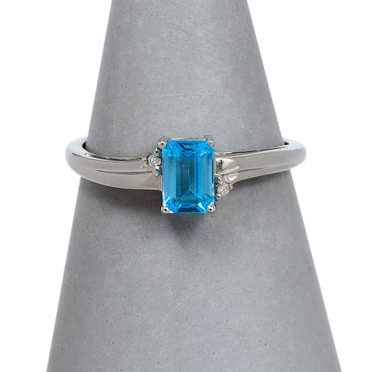 Pre-Owned 9ct White Gold Topaz & Diamond Ring Size N.5