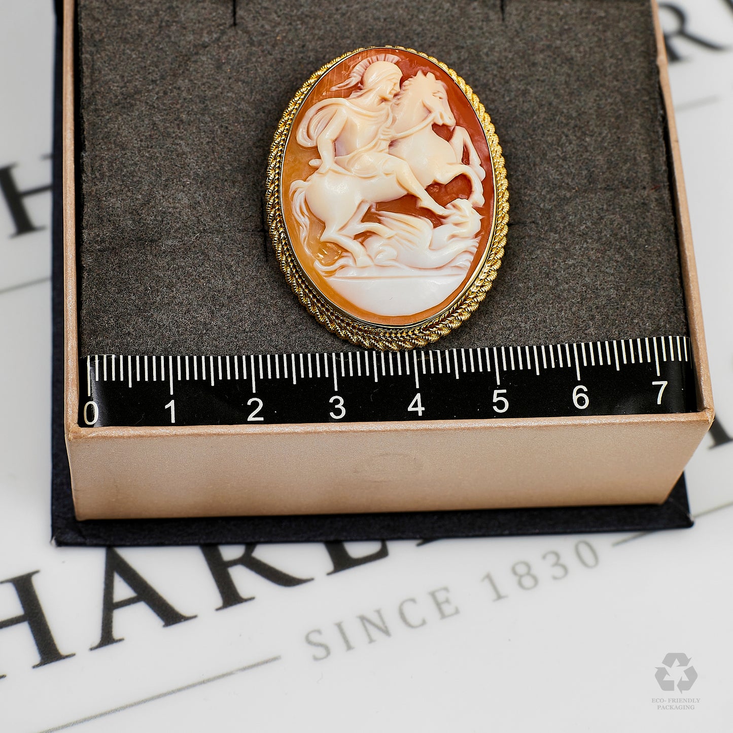 Pre-Owned 9ct Gold Oval St George Design Cameo Brooch