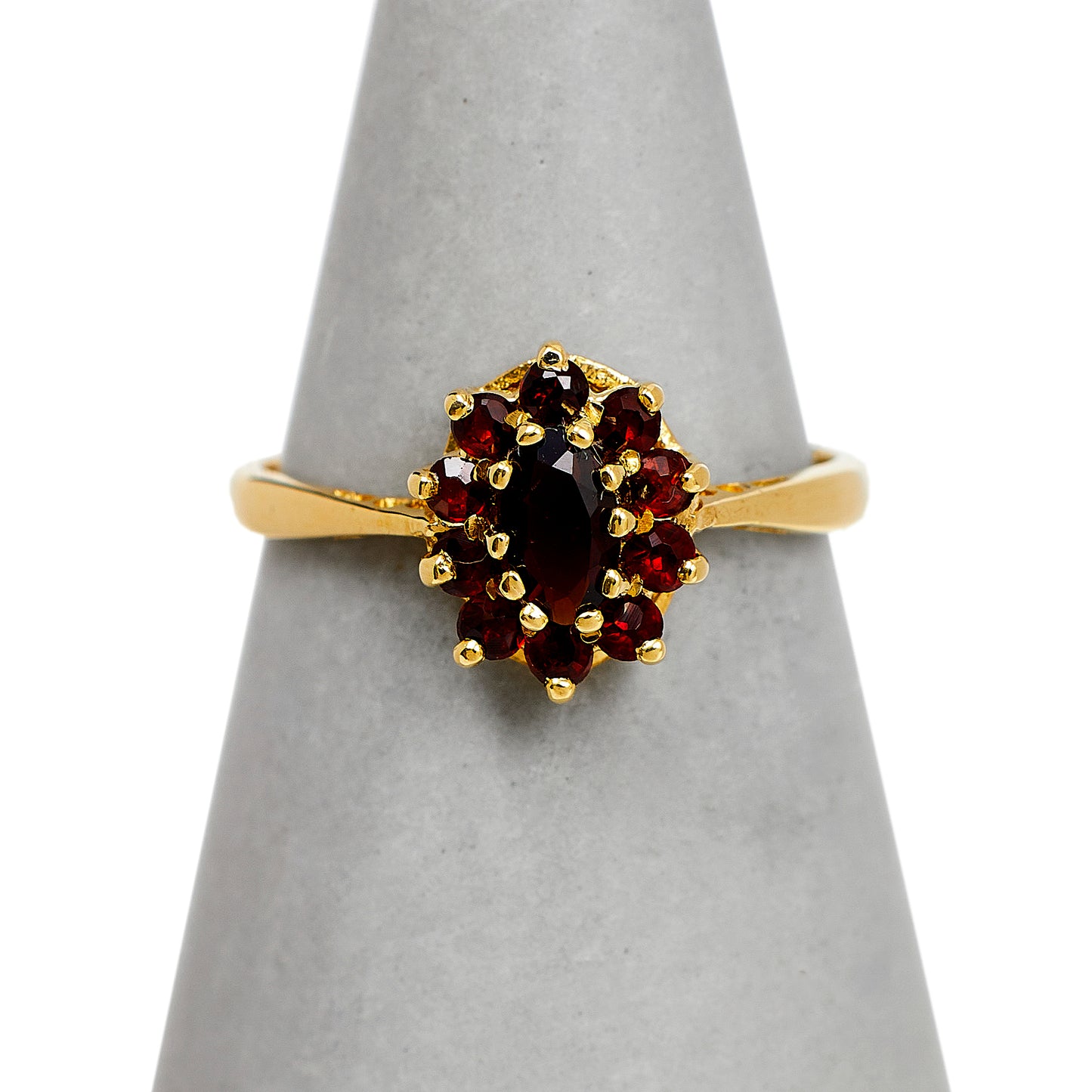 Pre-Owned 9ct Gold Oval Garnet Cluster Ring Size J.5