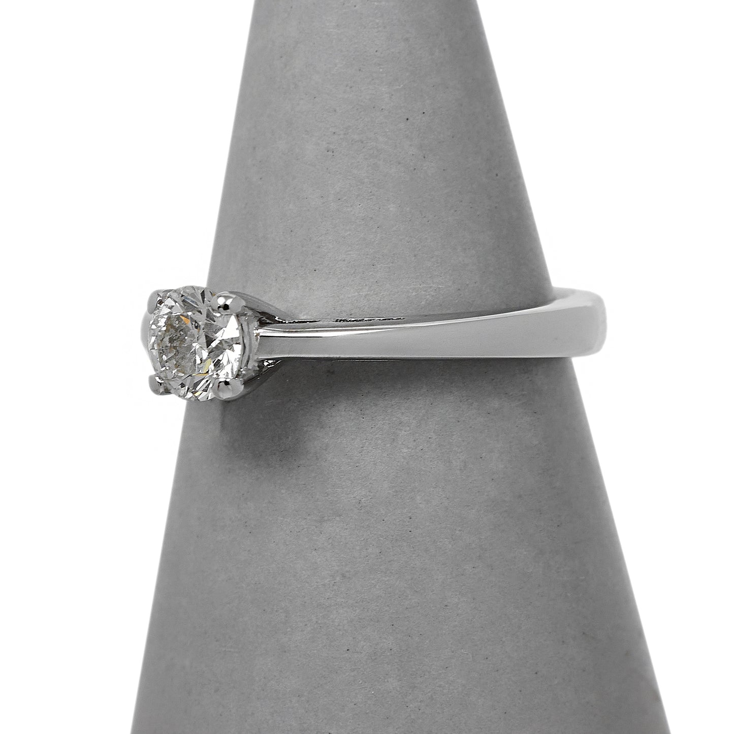 Pre-Owned 18ct White Gold Diamond Solitaire Ring Size J.5