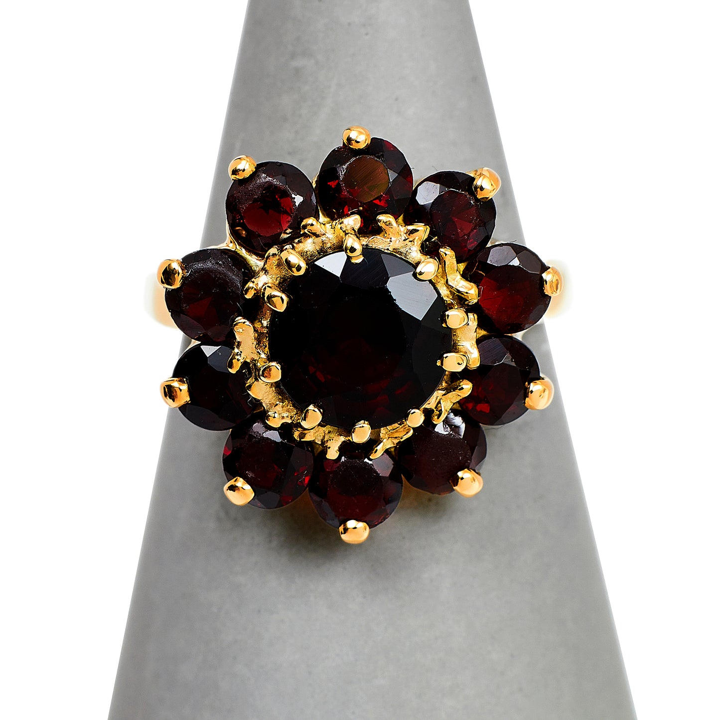 Pre-Owned 9ct Gold Garnet Cluster Ring Size M