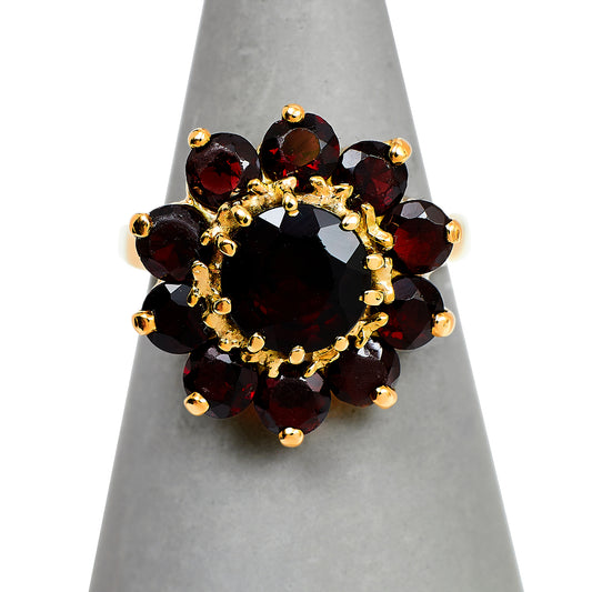 Pre-Owned 9ct Gold Garnet Cluster Ring Size M