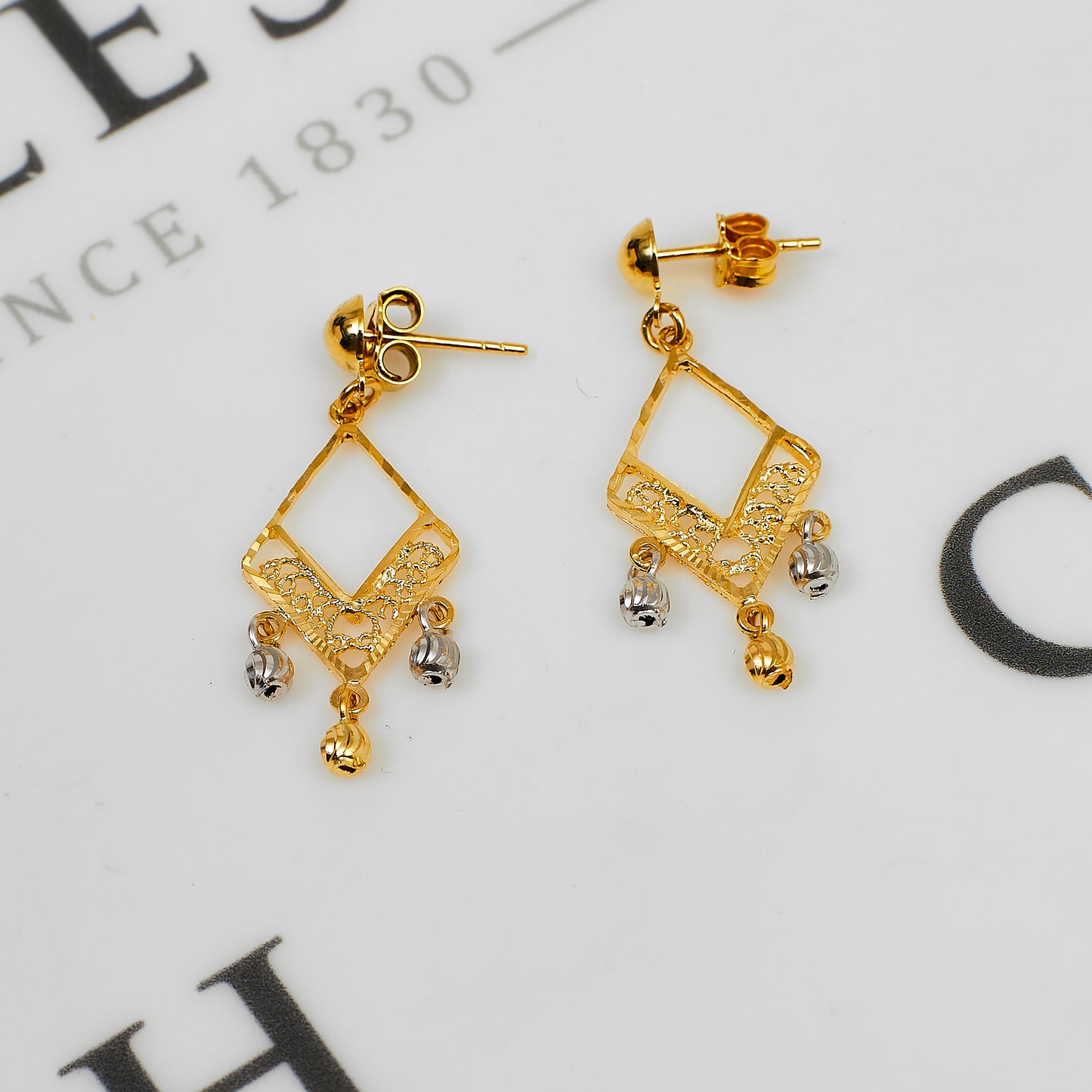 Pre-Owned 18ct Gold Filigree Rhombus Drop Earrings