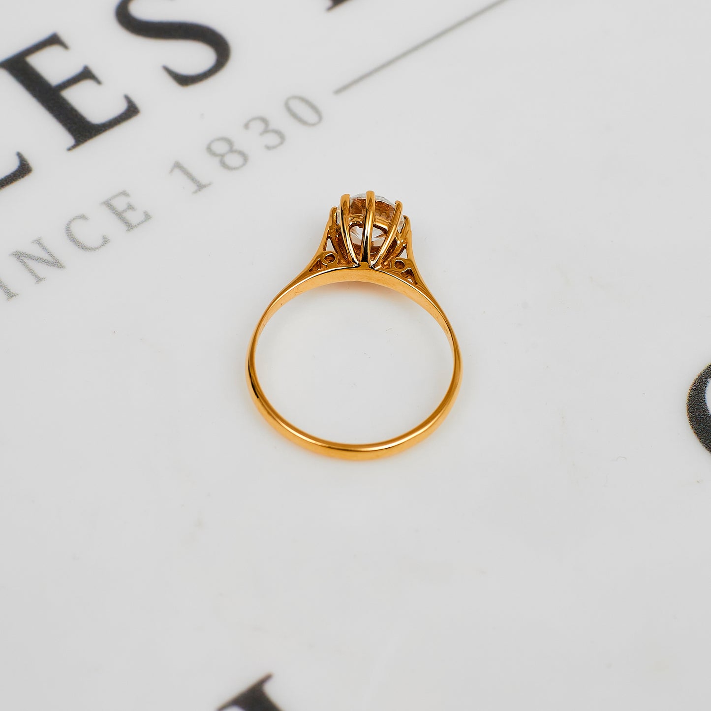 Pre-Owned 9ct Gold White Zircon Dress Ring Size M.5