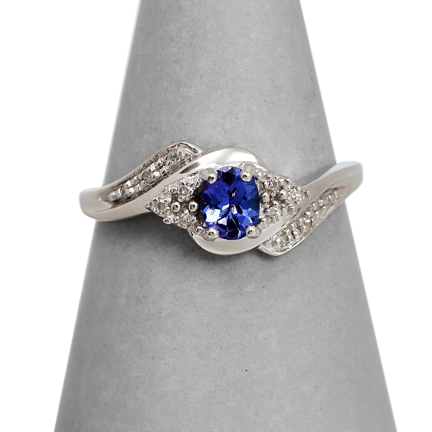 Pre-Owned 9ct White Gold & Diamond Dress Ring Size P.5