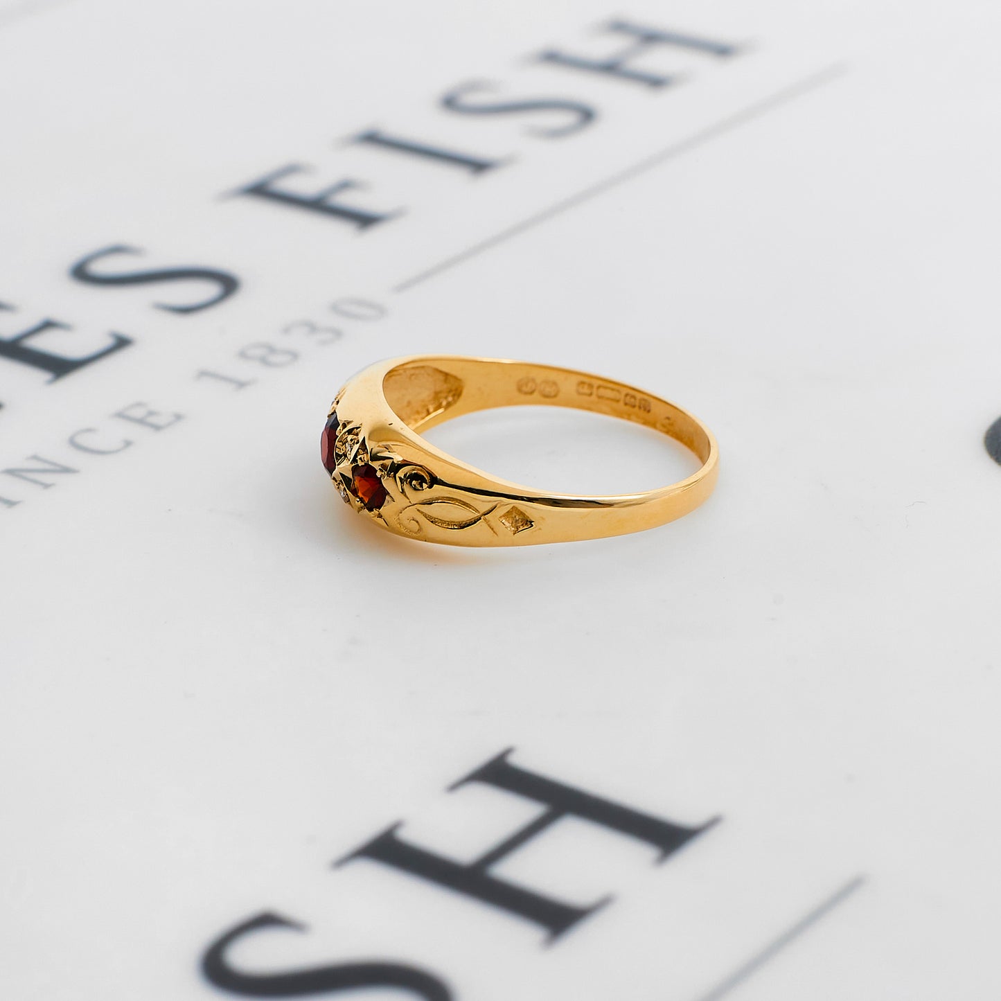 Pre-Owned 9ct Gold Mens 3 Garnet Gypsy Ring Size T