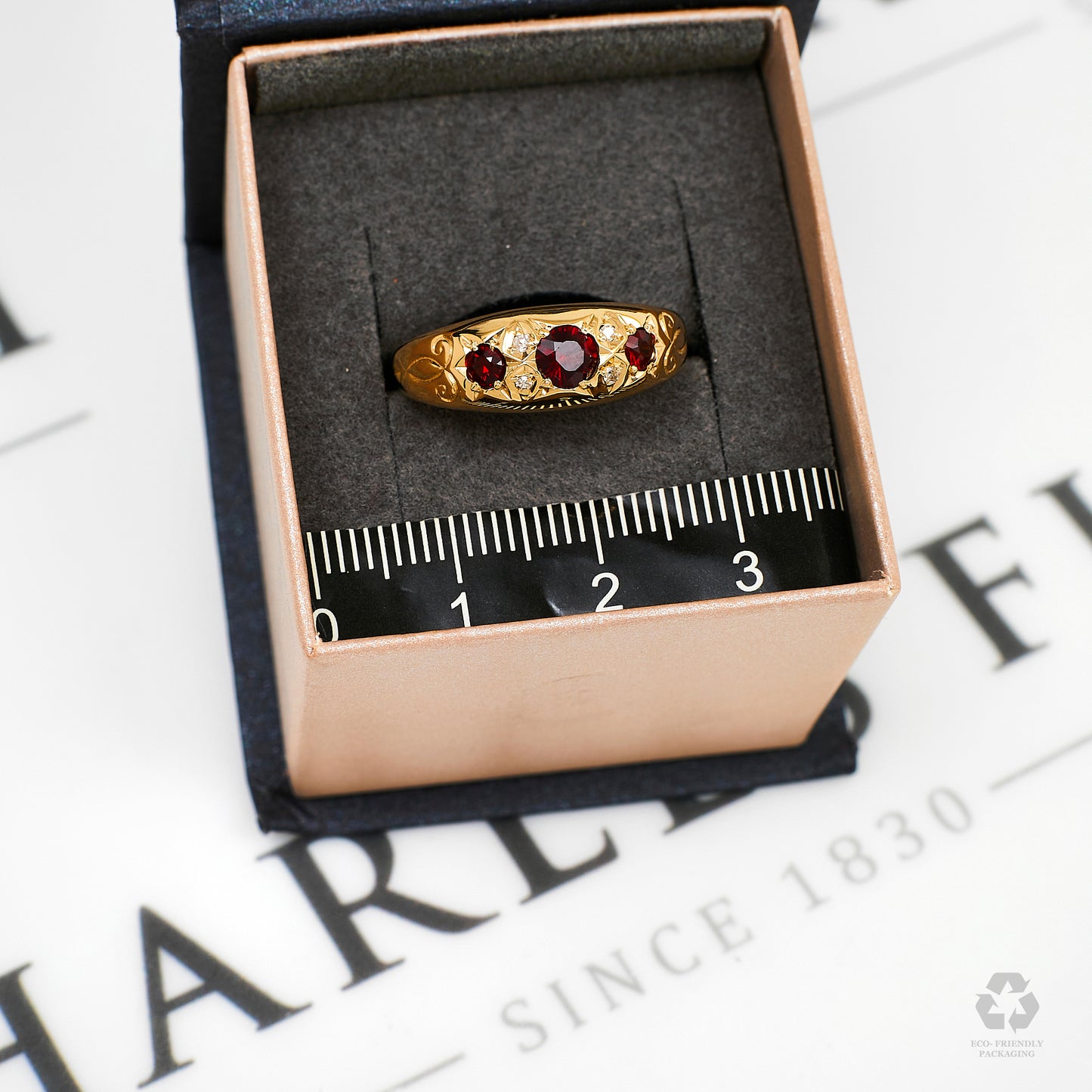 Pre-Owned 9ct Gold Mens 3 Garnet Gypsy Ring Size T