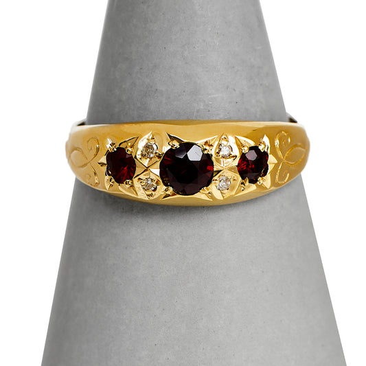 Pre-Owned 9ct Gold Mens 3 Garnet Gypsy Ring Size T
