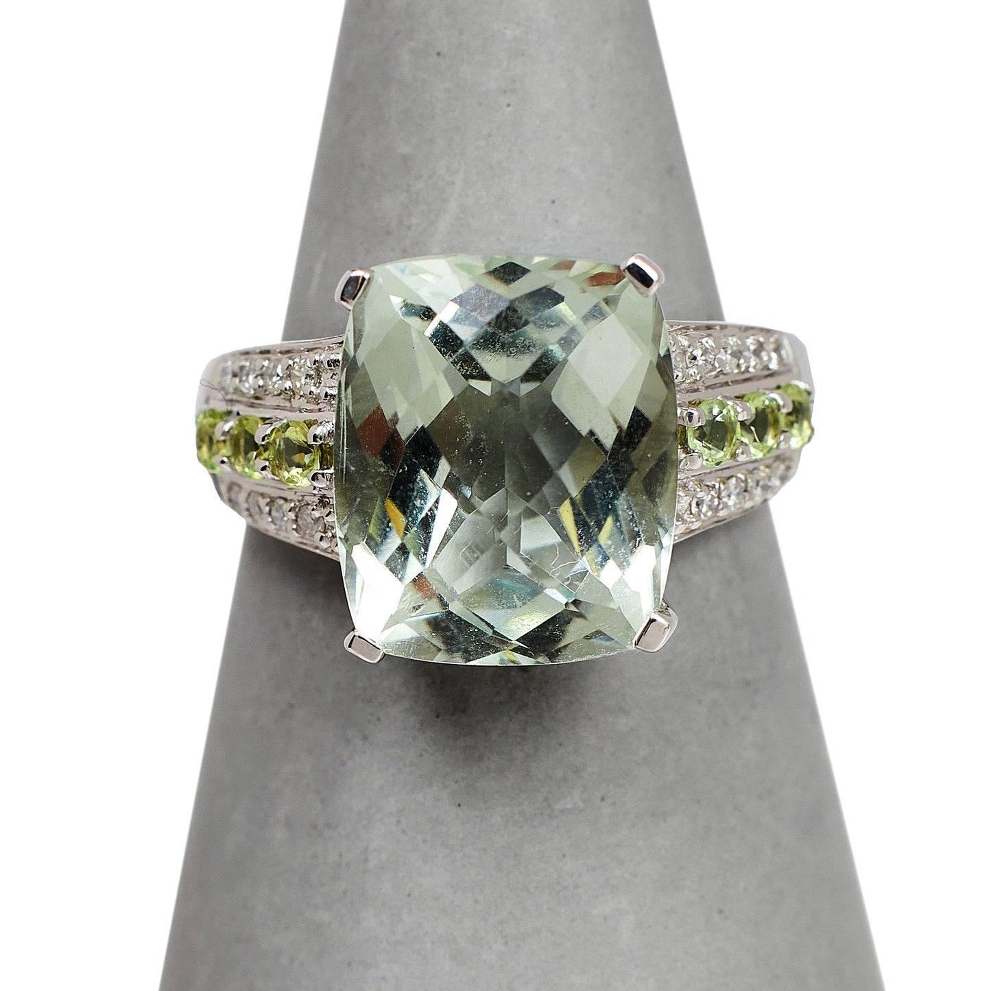 Pre-Owned 18ct White Gold Quartz & Diamond Ring Size K