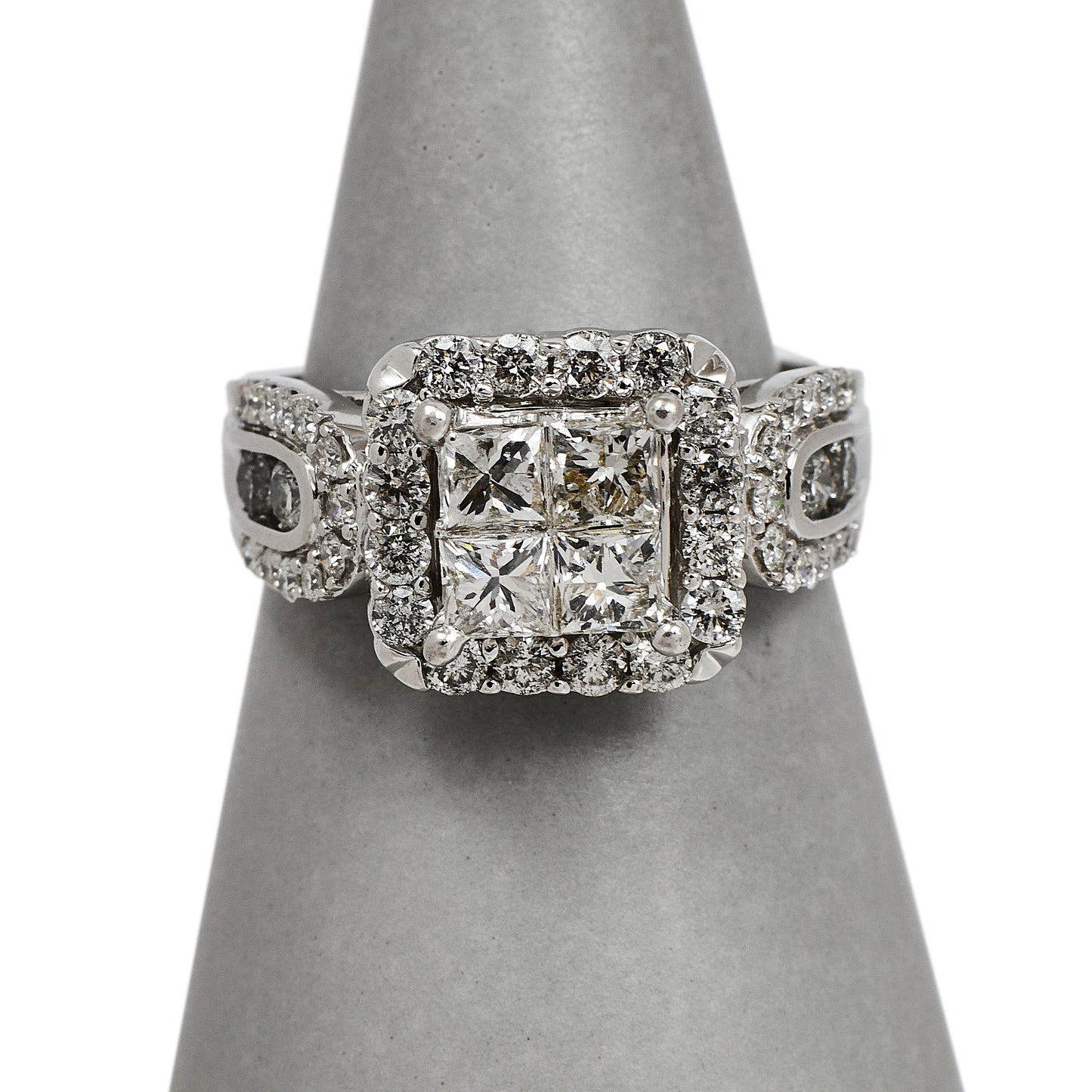 Pre-Owned 14ct Gold Princess Cut Diamond Centre Cluster Ring