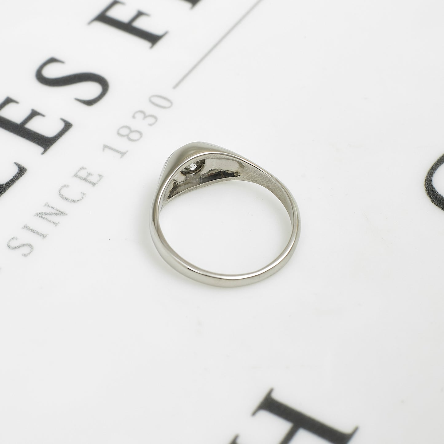 Pre-Owned Mens Platinum Diamond Flush Set Ring Size U